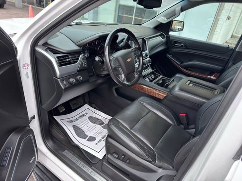 Used 2020 Chevrolet Tahoe Premier AWD/4WD image 16