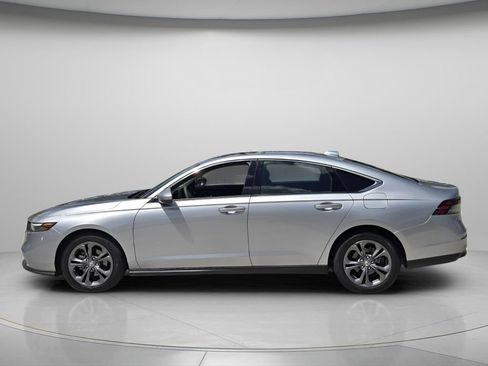 Used 2023 Honda Accord EX image 4