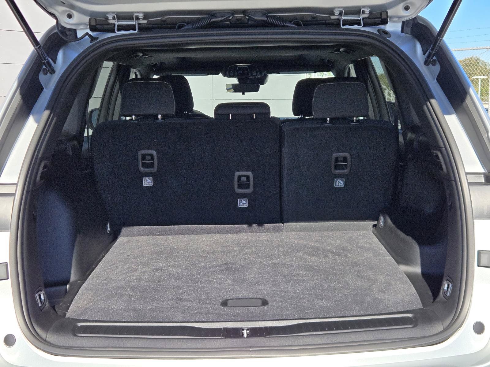 Used 2025 Jeep Grand Cherokee Laredo X RWD image 27