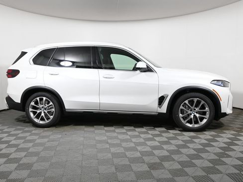 Used 2026 BMW X5 xDrive50e AWD/4WD image 8