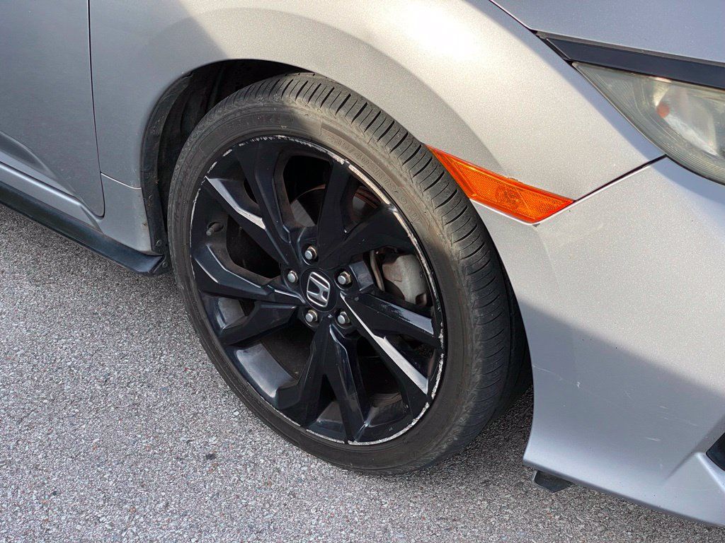 Used 2018 Honda Civic Sport image 5