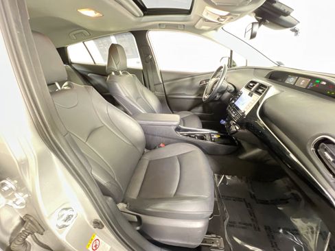 Used 2022 Toyota Prius XLE w/ Premium Convenience Package image 26