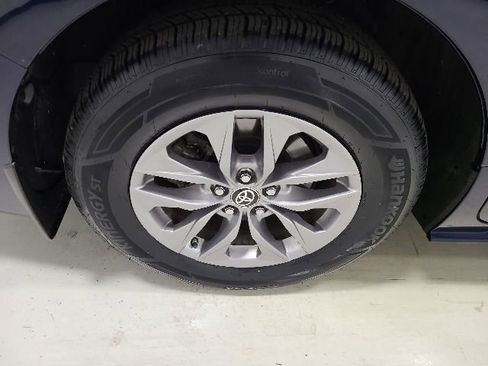 Certified 2021 Toyota Sienna XLE FWD image 38