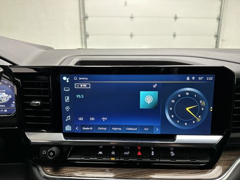 Used 2024 Chevrolet Silverado 1500 LT w/ Z71 Off-Road Package image 29