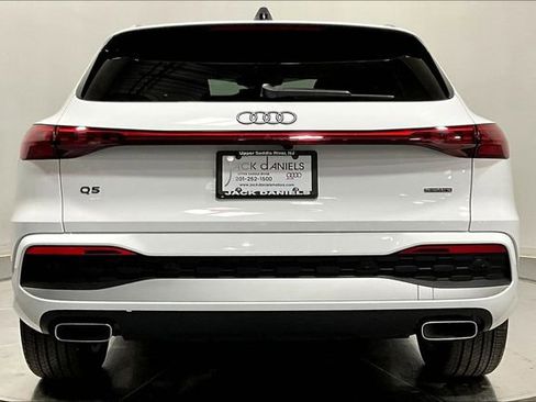 Certified 2025 Audi Q5 Premium w/ Convenience Package AWD/4WD image 4