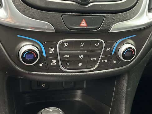 Used 2018 Chevrolet Equinox LT AWD/4WD image 20