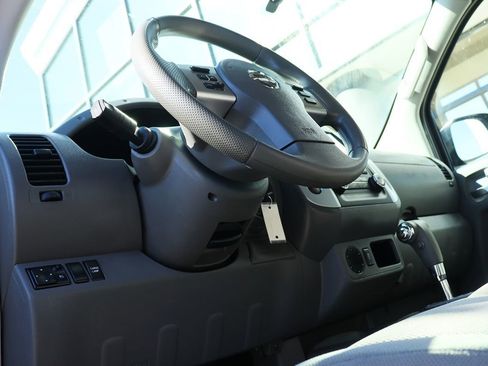 Used 2019 Nissan Frontier SV image 40