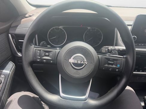 Certified 2022 Nissan Rogue SV FWD image 13