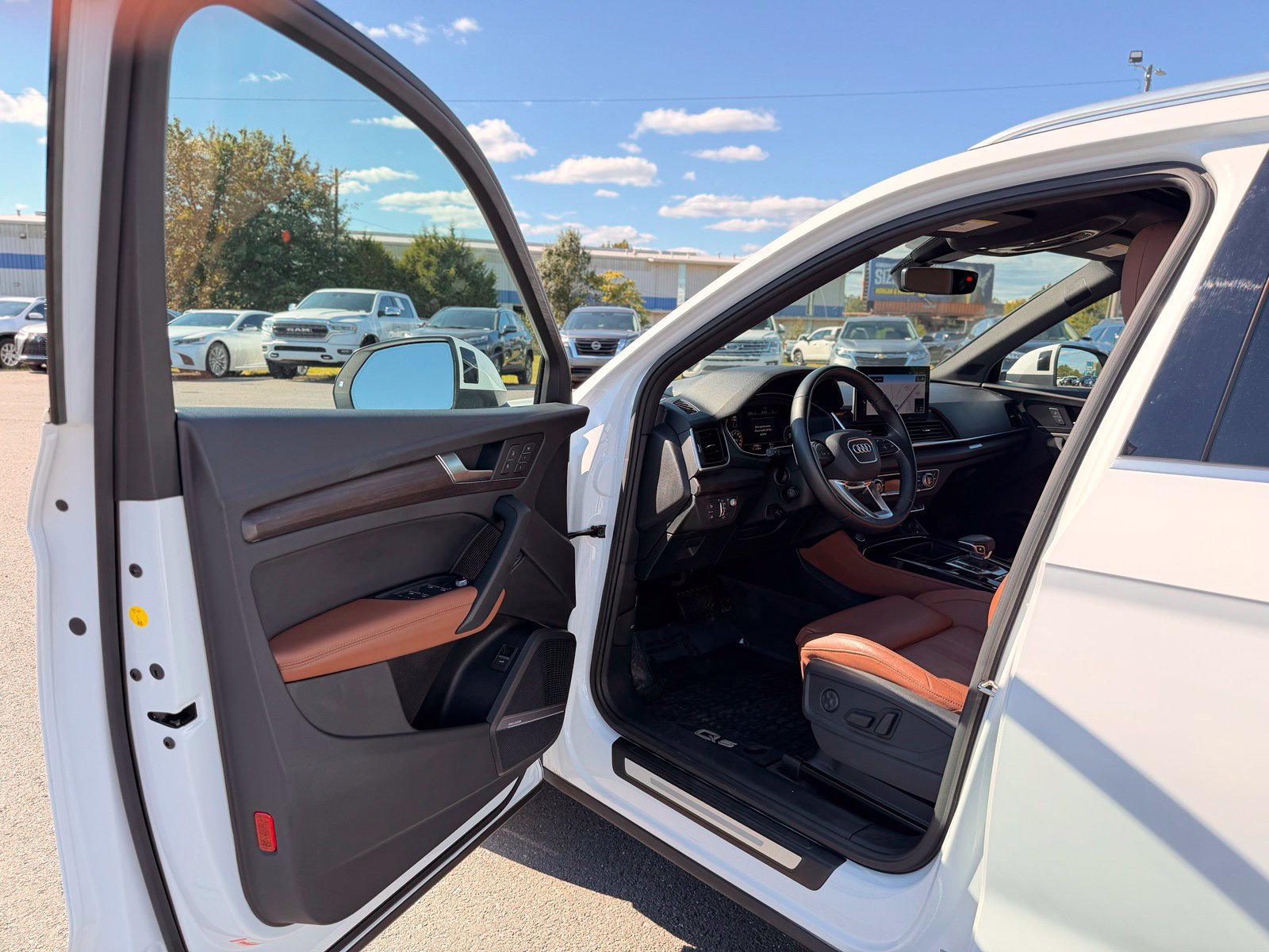 Used 2021 Audi Q5 Prestige w/ Prestige Package AWD/4WD image 19