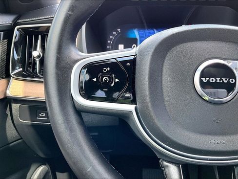 Used 2025 Volvo XC90 B5 Plus AWD/4WD image 27