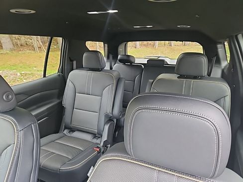 New 2026 Chevrolet Traverse High Country AWD/4WD image 16