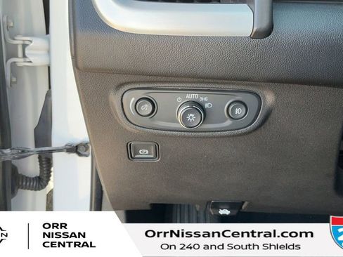 Used 2022 GMC Terrain SLT FWD image 18