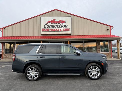 Used 2021 Chevrolet Tahoe Premier w/ Premium Package image 3