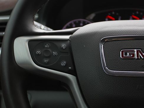 Used 2023 GMC Acadia SLT w/ Preferred Package image 24