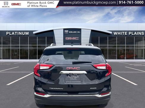 Used 2024 GMC Terrain SLT image 6