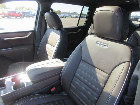 New 2026 GMC Acadia Denali Ultimate image 13