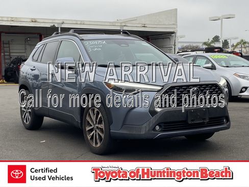 Used 2023 Toyota Corolla Cross XLE w/ Convenience Package image 1
