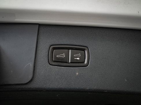 Used 2019 Porsche Cayenne S image 23