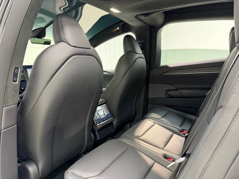 Used 2026 Tesla Model X image 16
