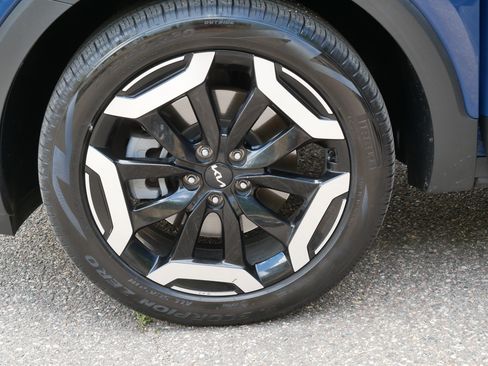 Used 2024 Kia Telluride EX w/ EX Captain's Chair Package AWD/4WD image 15