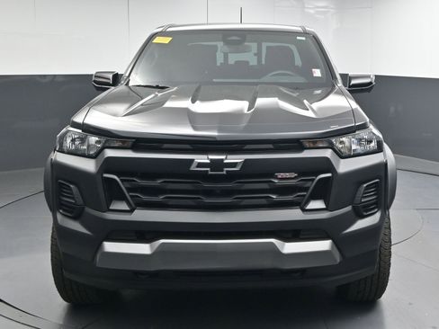 Used 2024 Chevrolet Colorado Trail Boss w/ Technology Package image 2