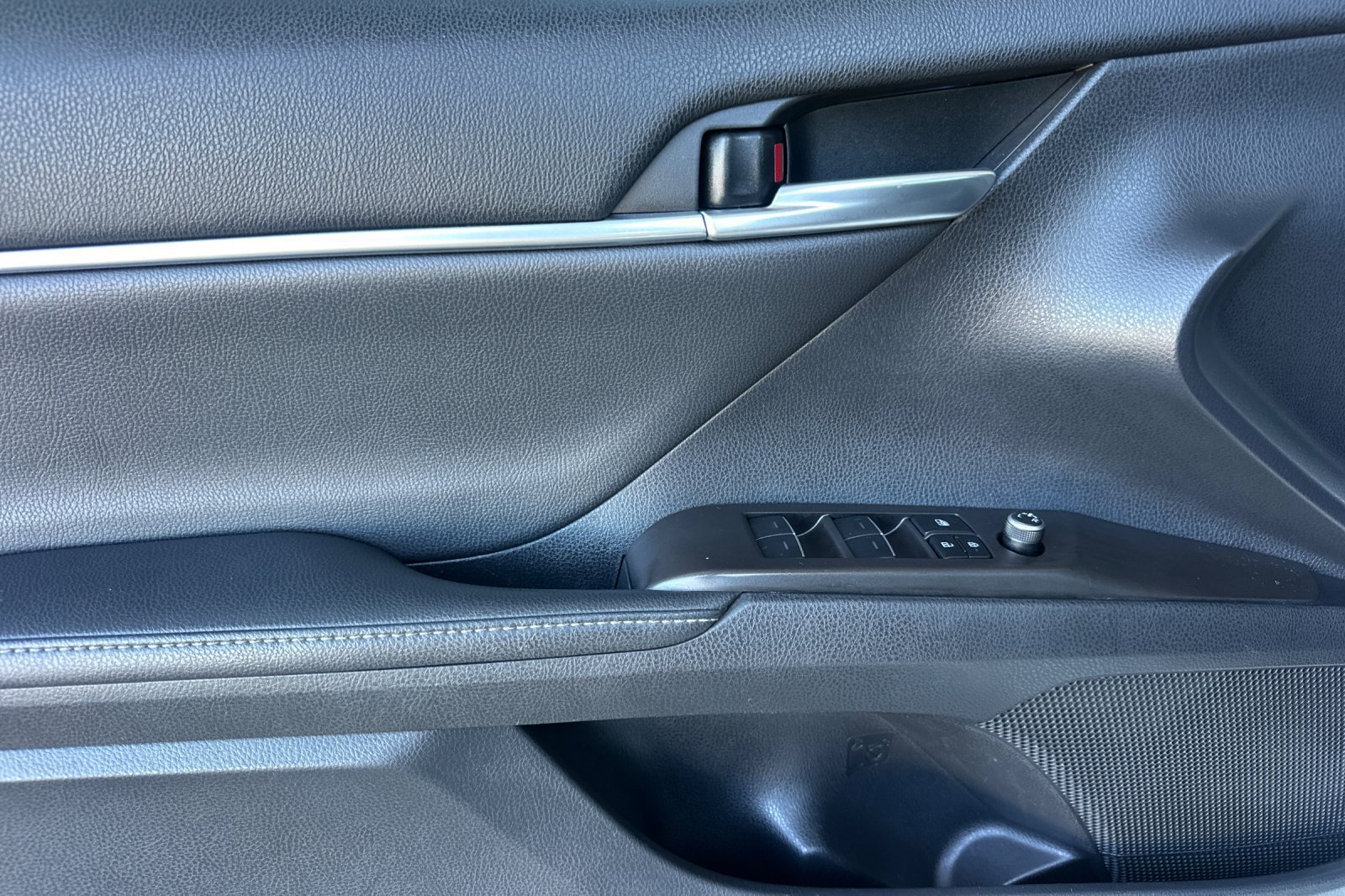 Certified 2023 Toyota Camry XSE FWD image 13