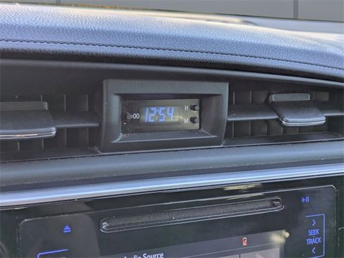 Used 2017 Toyota Corolla L image 31