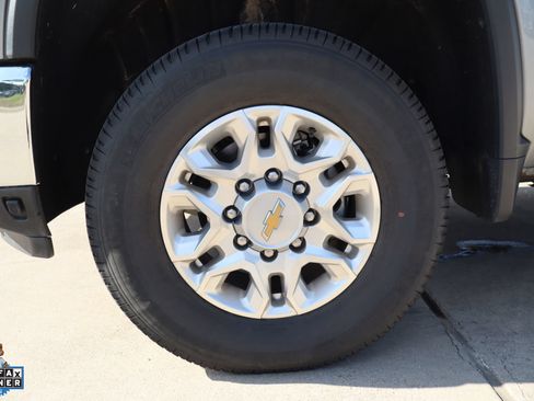 Used 2025 Chevrolet Silverado 3500 LT w/ Safety Package AWD/4WD image 10