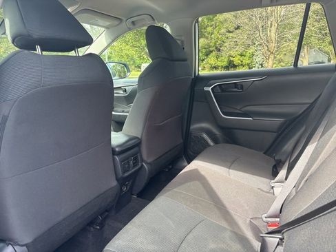 Used 2022 Toyota RAV4 LE image 11