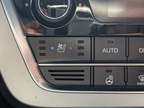Used 2015 Hyundai Sonata Limited w/ Option Group 06 FWD image 22