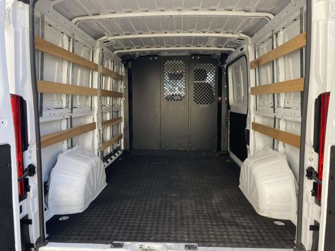 Used 2025 RAM ProMaster 2500 w/ U-Haul Equipment Group FWD image 13