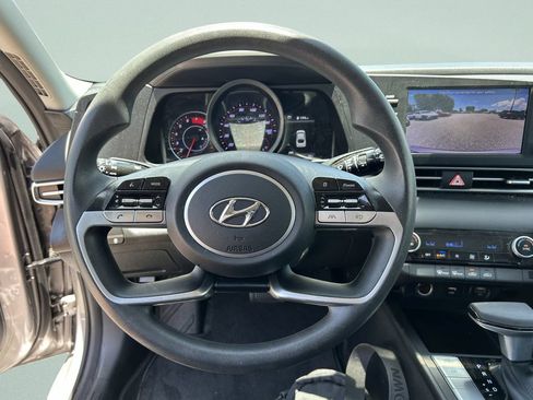 Certified 2023 Hyundai Elantra SEL w/ Preferred Accessory Package FWD image 31