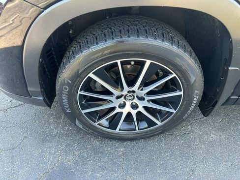 Used 2017 Toyota Highlander SE AWD/4WD image 9