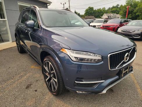Used 2018 Volvo XC90 T6 Momentum w/ Convenience Package AWD/4WD image 3