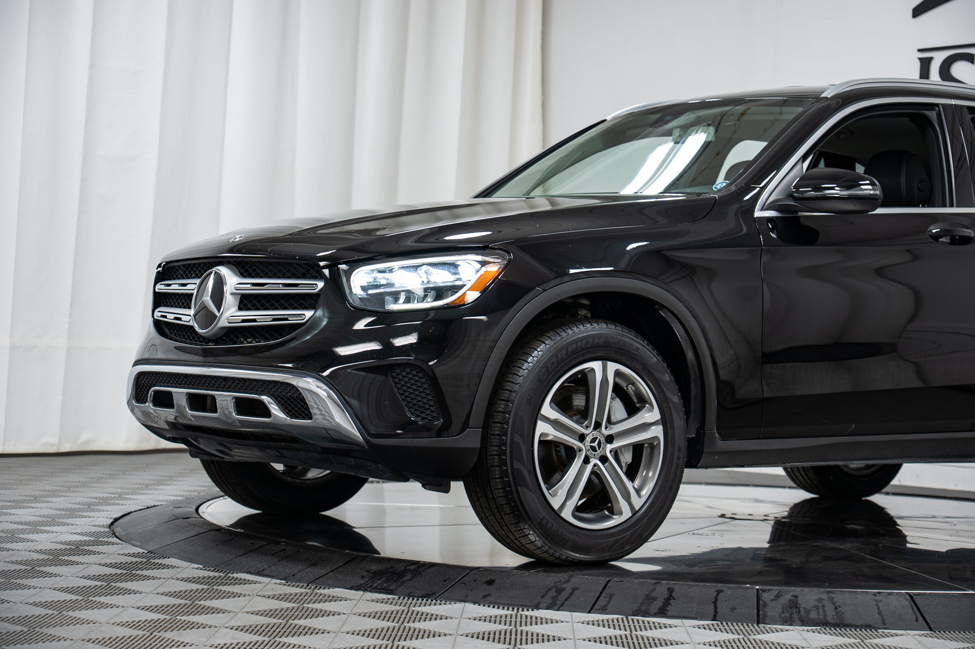 Used 2020 Mercedes-Benz GLC 300 image 25