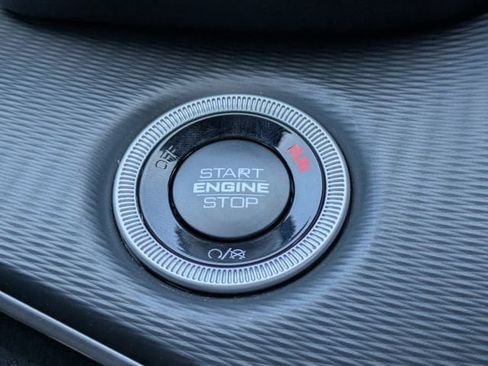 New 2025 Jeep Grand Cherokee Laredo w/ Luxury Tech Group I RWD image 30