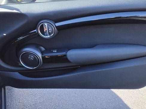 Used 2017 MINI Cooper S image 24