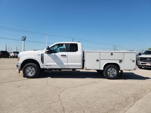 New 2026 Ford F350 XL w/ XL Chrome Package AWD/4WD image 3
