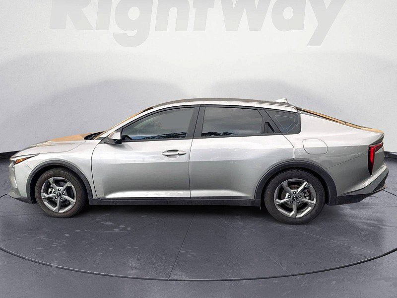 Used 2025 Kia K4 FWD image 2