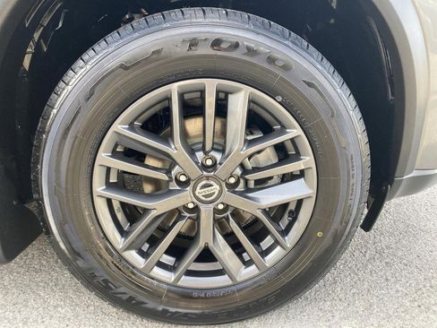 Used 2021 Nissan Rogue S image 26