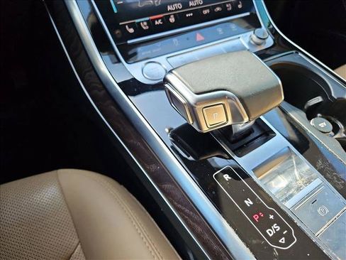 Used 2020 Audi Q8 Prestige w/ Prestige Package AWD/4WD image 11