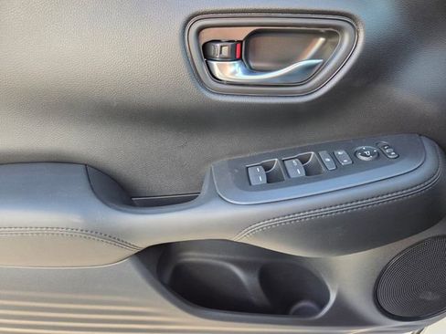 New 2026 Honda HR-V LX image 19