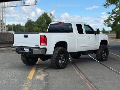 Used 2013 GMC Sierra 2500 SLT w/ SLT Convenience Package AWD/4WD image 3
