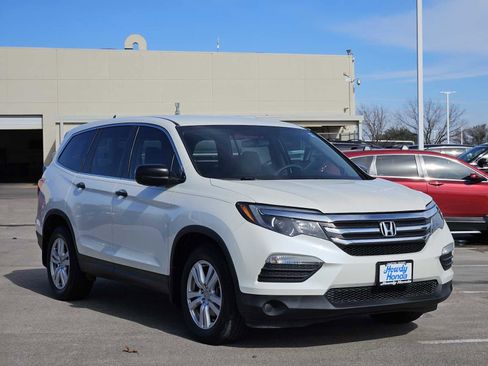 Used 2016 Honda Pilot LX image 3