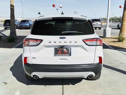 Used 2022 Ford Escape SE image 7