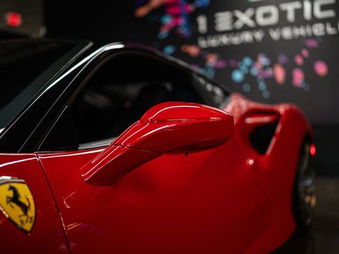 Used 2021 Ferrari F8 Tributo image 17