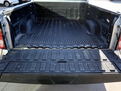 Used 2023 GMC Sierra 2500 SLE image 11