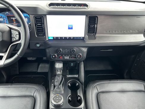 Used 2025 Ford Bronco Badlands AWD/4WD image 13