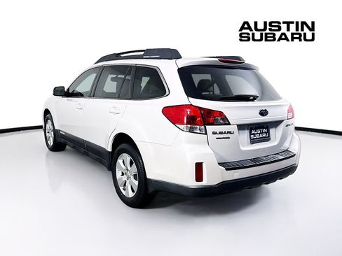 Used 2010 Subaru Outback 2.5i Limited AWD/4WD image 5