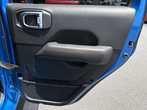 Used 2021 Jeep Wrangler Unlimited Rubicon w/ Xtreme Recon 35" Tire Package AWD/4WD image 19